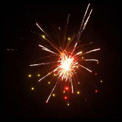 Pyrotechnic新年の祭典1.4g Un0336のケーキのための中国の消費者ケーキの花火