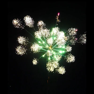 マンダリンの卸し売り花火の祭典の屋外の大きい花火の火工術のための熱い販売の消費者ケーキの花火