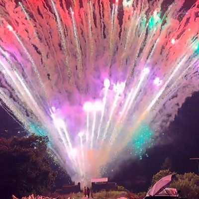 中国製 パイロテクニカル 消費ケーキ 花火 クリスマス・ニューイヤーケーキ メルクーン 花火 & 花火